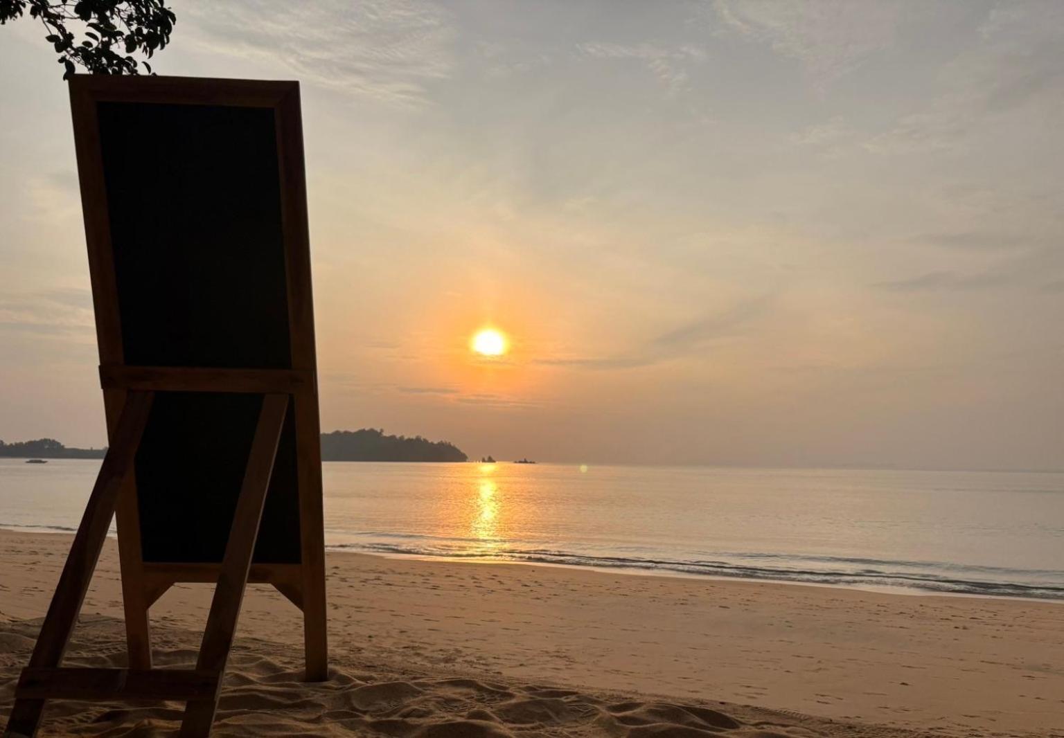 Sunny Cove Beach Resort Koh Phayam Ranong Luaran gambar