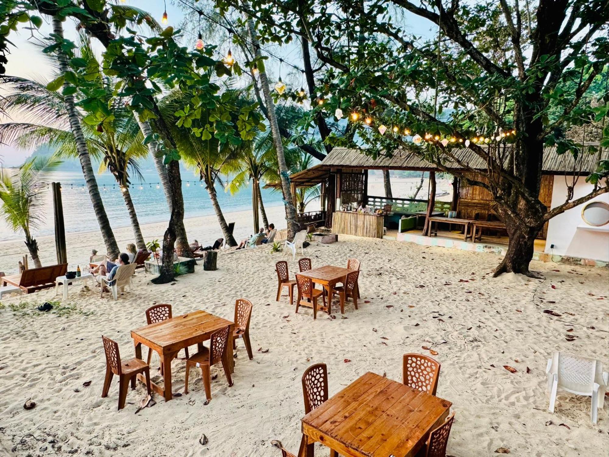 Sunny Cove Beach Resort Koh Phayam Ranong Luaran gambar
